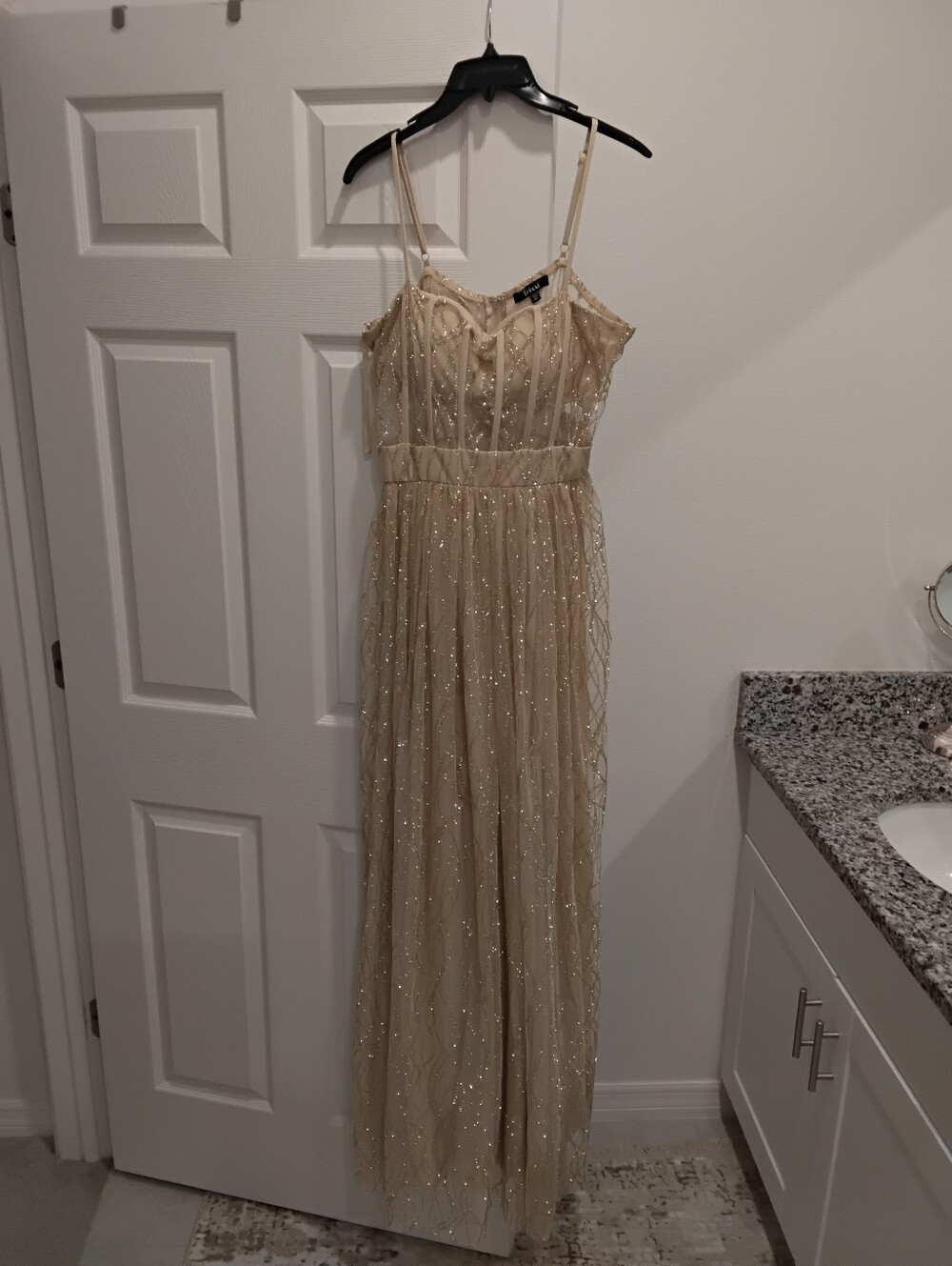 Elegant Sparkle Mesh Evening Dress in Champagne